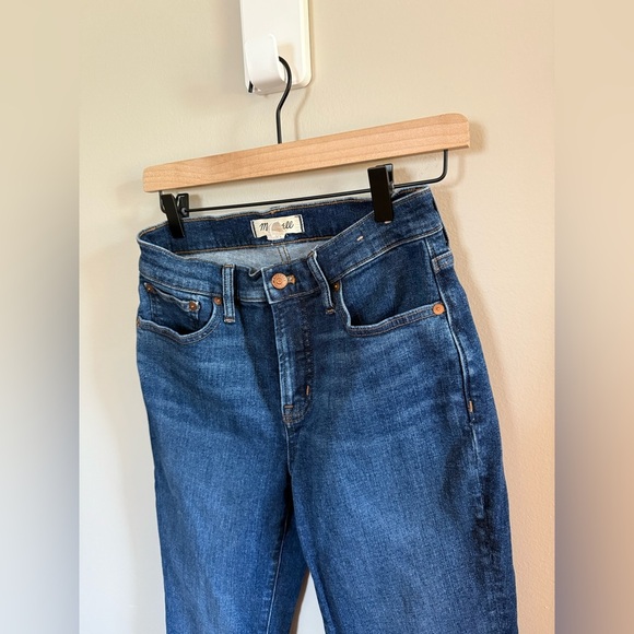 Madewell • The Petite Mid Rise Perfect Vintage Tapered Mom Dark Wash Jean - Picture 4 of 14
